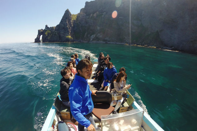 小樽青の洞窟ボートクルーズの写真1