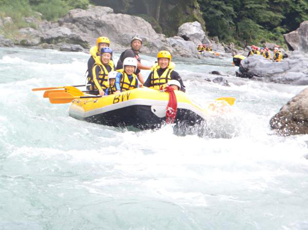 ビッグウェーブ青梅店の写真1