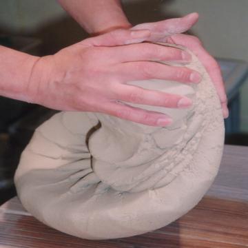 美術研究所 神戸芸術学林陶芸教室の写真1