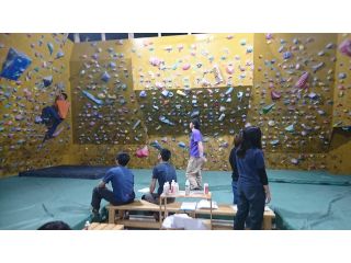 ボルダリングジムオレンジスラブの写真1