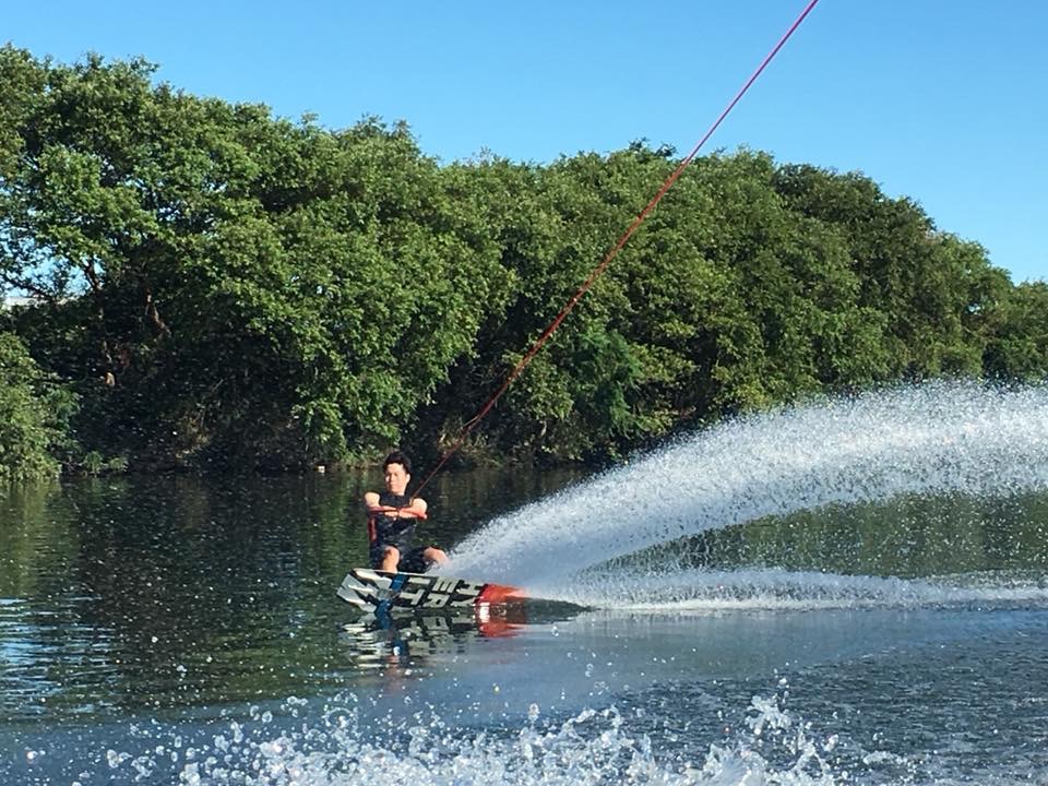 ズッキー ウェイクボード スクールの写真1