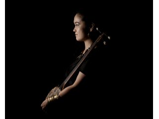 沖縄ワールドミュージックアーティスト新垣睦美の本格三線体験の写真1