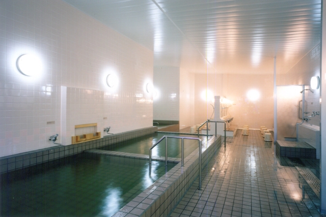 横浜温泉 チャレンジャーの写真1