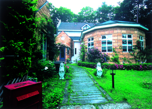 英国の森ホテル クイーンズ・マナの写真1