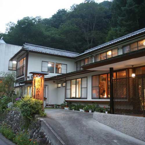 四万温泉 あやめや旅館の写真1