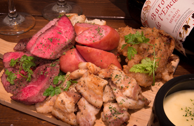 池袋酒場 がぶ ～ 肉×チーズフォンデュ～の写真1