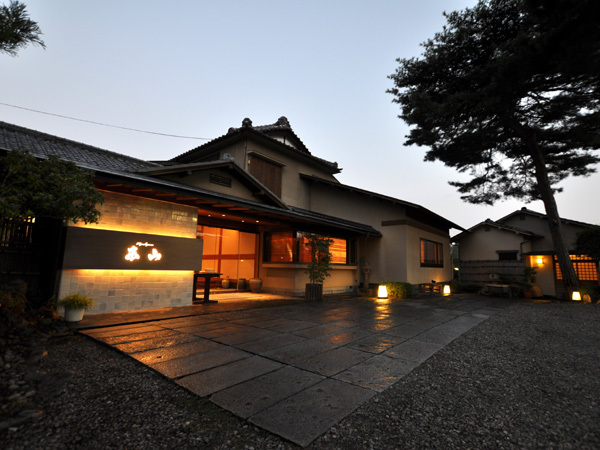 割烹旅館 東山の写真1