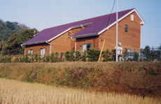 ペットも泊まれる宿 ファームイン市原の写真1