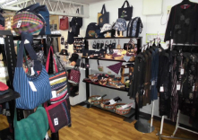 久留米かすり専門店からしま(佐世保店)の写真1