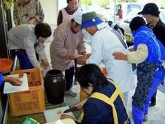正応寺ごんだの会  柿さわし・柿酢作り・柿渋づくり体験