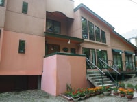 小川の流れるペンション のどか