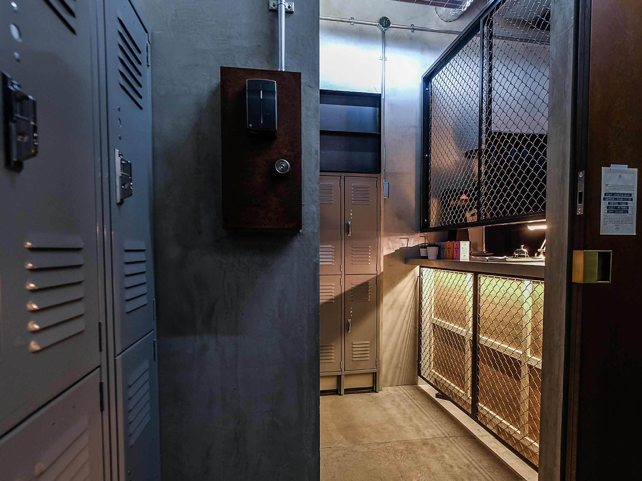 BOOK AND BED TOKYO(浅草店)の写真1