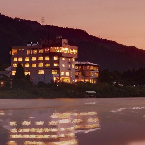 咲花温泉 翠玉の湯 佐取館の写真1