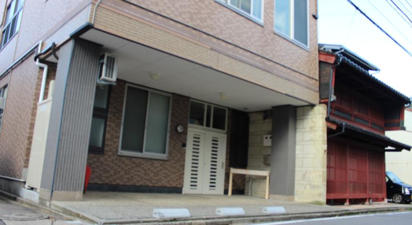 SHAQ 2nd BIGHOUSEの写真1