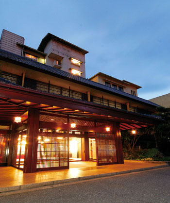 湖畔に湧く温もりの湯宿 加賀八汐の写真1