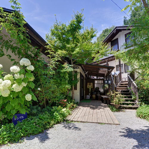 バラと季節の花 貸別荘 野わけの写真1