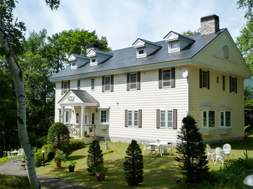 湖畔のペンション スノーバードの写真1