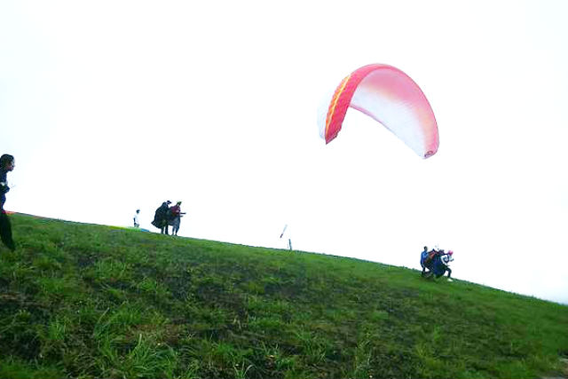 上越尾神岳パラグライダースクールの写真1