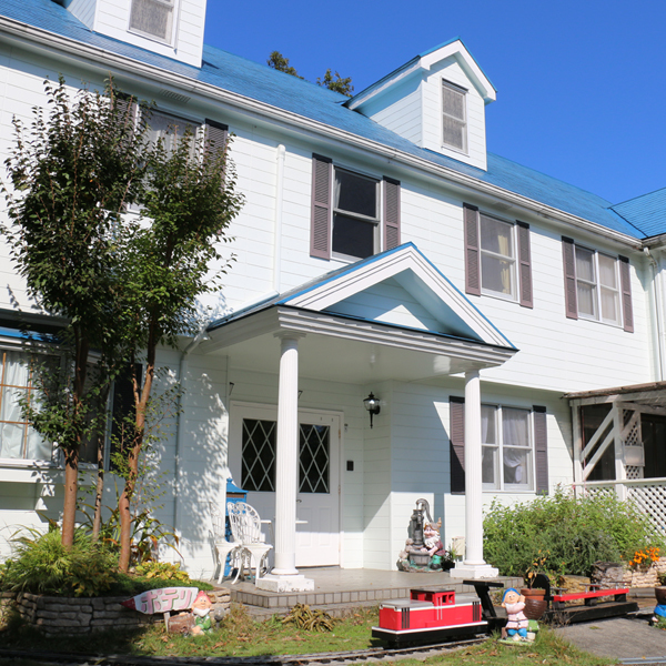 庭園鉄道『はーぶえん駅』前のぷちホテル☆ ポテリの写真1