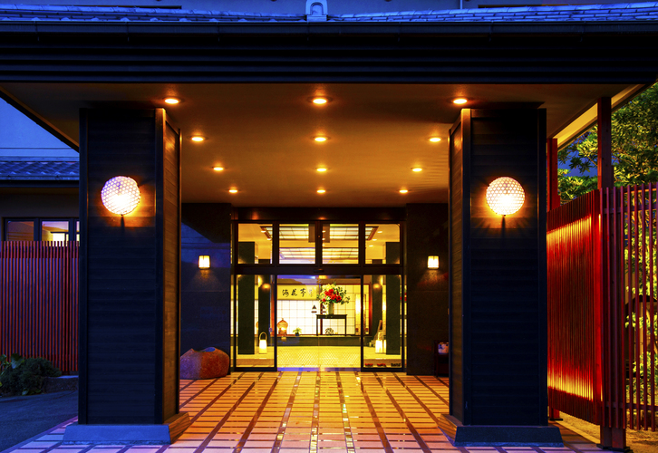 ミシュラン料理人による地産会席 新海花亭いずみの写真1