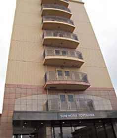 ホテルクラウンヒルズ豊川の写真1