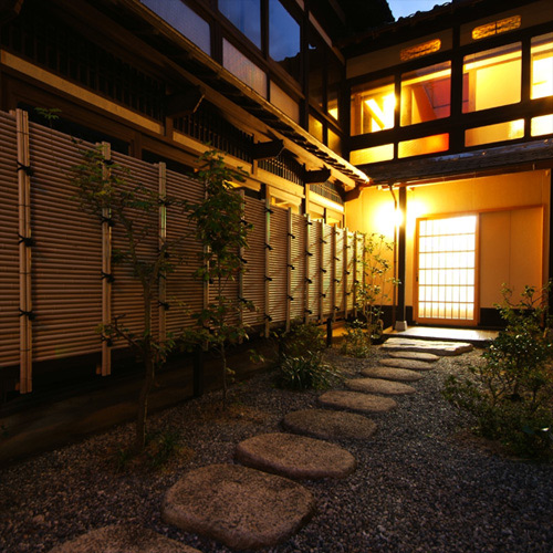 間人温泉郷 宿居 三養荘の写真1