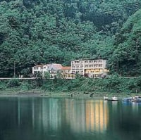 精進レークホテル