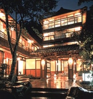 臨泉楼 柏屋別荘