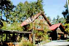 森のヒュッテ ウォールデン