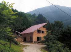 自然どまん中 星降る宿 塩沢山荘