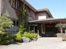 山の上の小さな一軒宿 望水荘