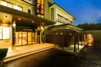 湯の宿木もれび