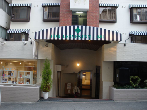 FOR LEAVES INN 上本町の写真1