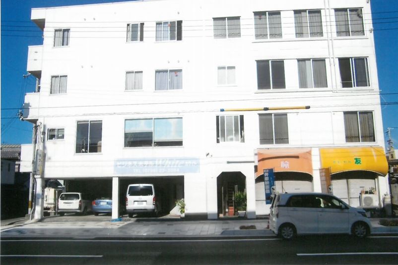 ビジネスホテル ホワイトの写真1