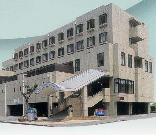 サムシングホールドルフィンの写真1