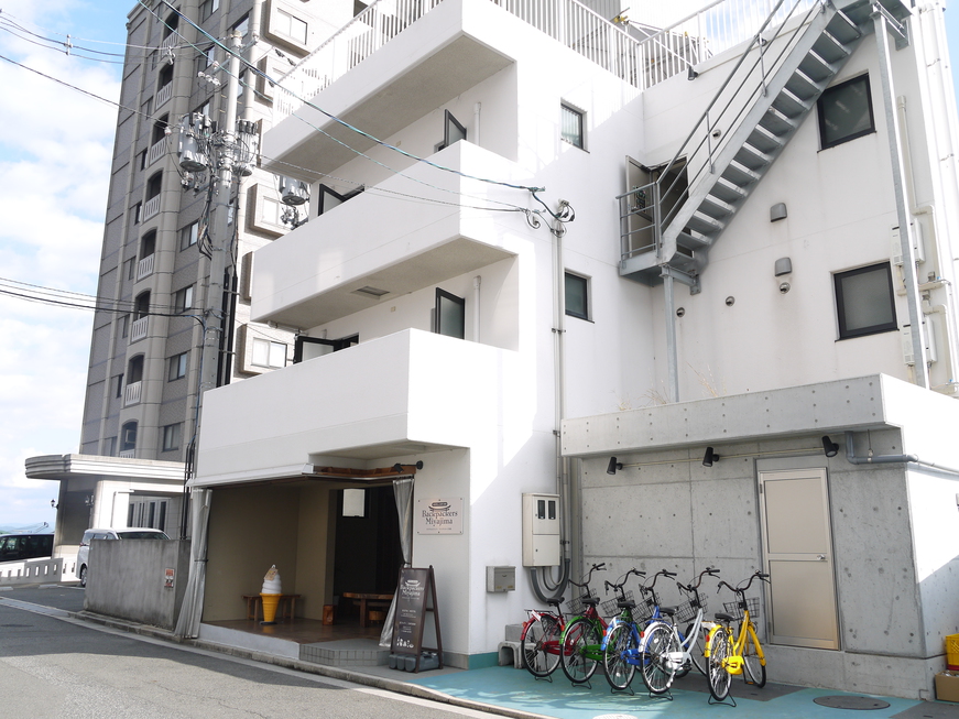 ホステル&カフェバー バックパッカーズ宮島の写真1