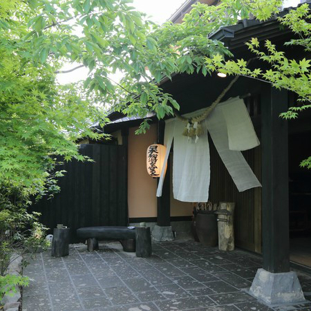 阿蘇内牧温泉 御料理旅館 親和苑の写真1