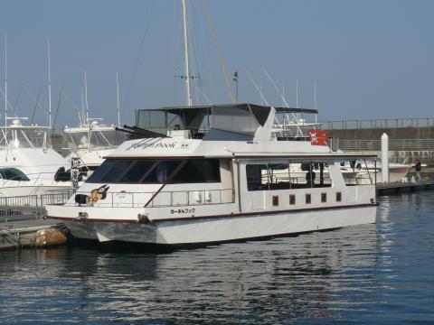 ベルクルーズいとう 半潜水式水中展望船ゆーみんフックの写真1