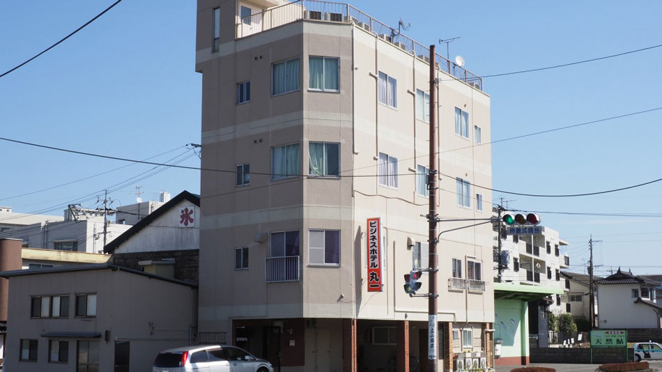 ビジネスホテル 丸一の写真1