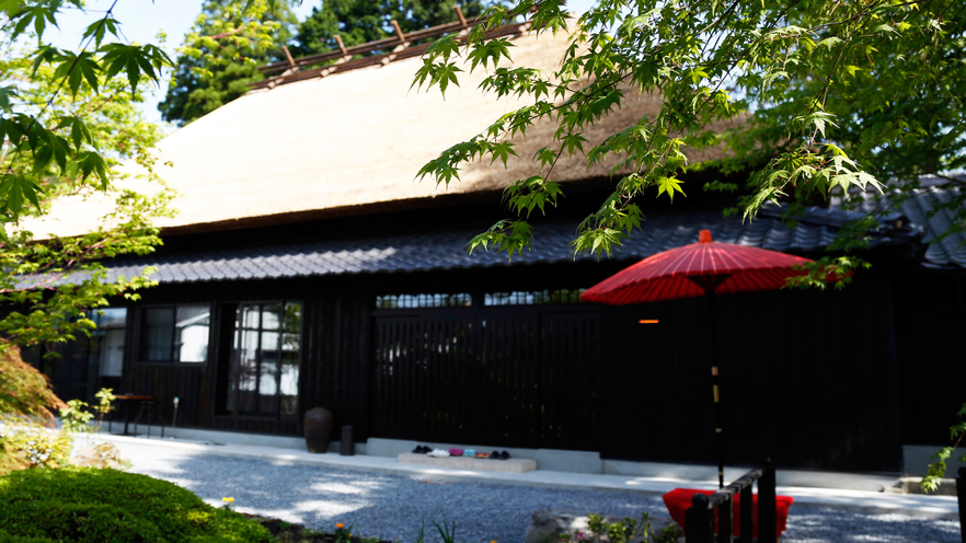 和モダンな温泉旅館 湯布院らんぷの宿の写真1