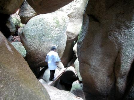 磐船神社 岩窟めぐりの写真1