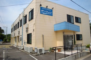 ビジネスホテル サーフィンの写真1