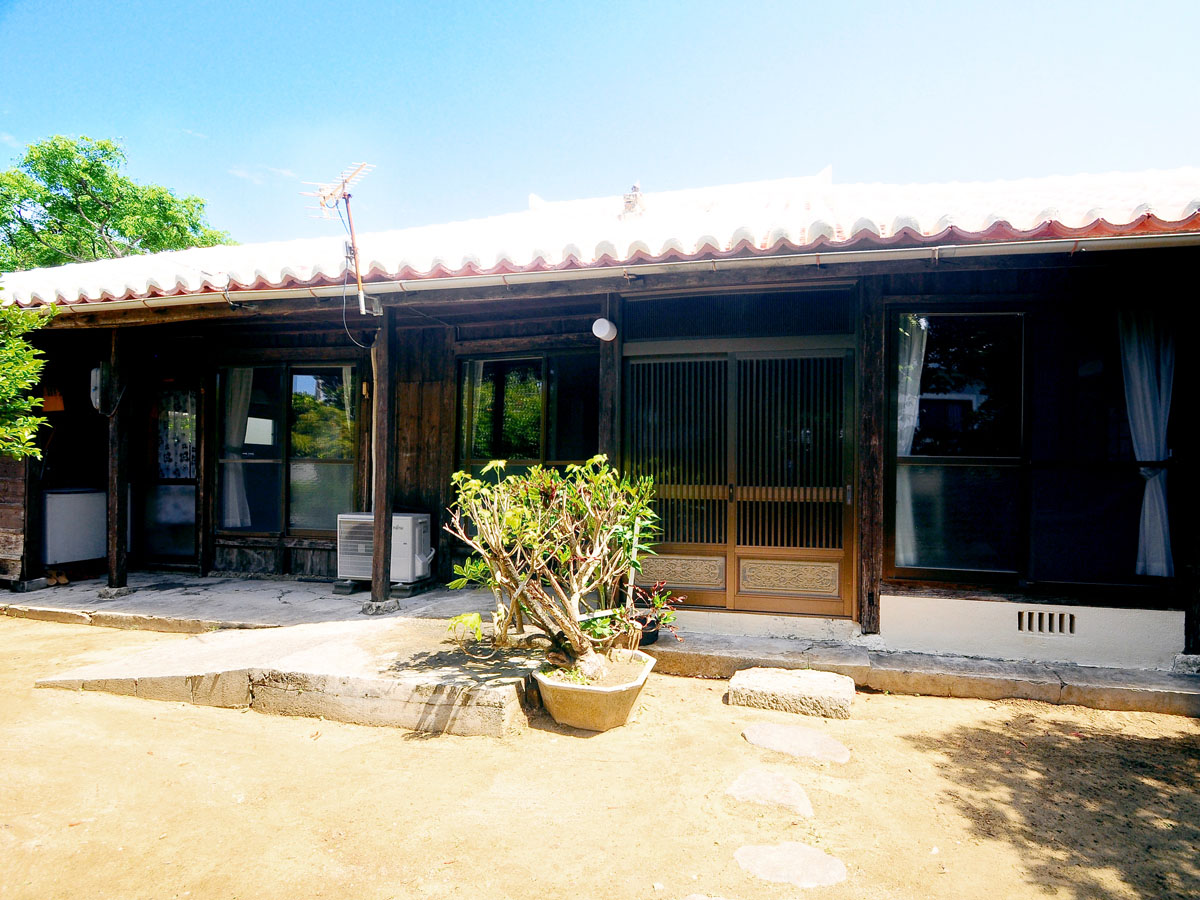 沖縄の古民家 ミーヤー<今帰仁村>の写真1