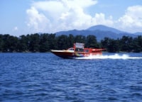 快速モーターボート