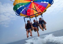 沖縄マリンスポーツ Sea Worldの写真1