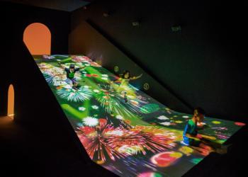 チームラボ 学ぶ!未来の遊園地 (イオンモール宮崎店)の写真1