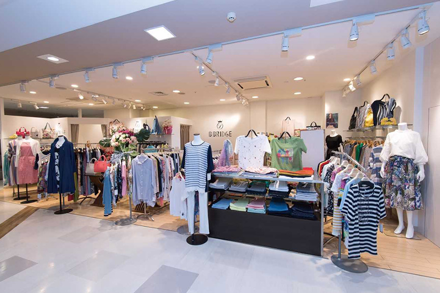 ビーブリッジ(ティアラ21店)の写真1