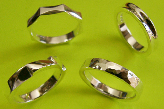 彫金アゴーゴーの写真1