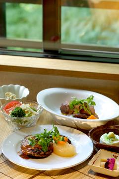 四万温泉 湯の宿 山ばとの写真1