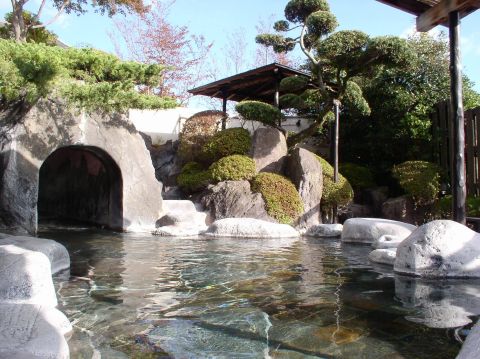 新湯河原温泉 ゆとろ嵯峨沢の湯の写真1